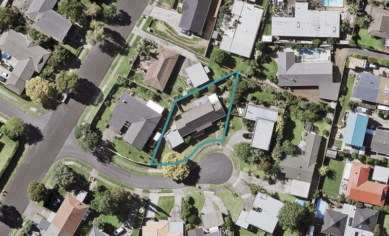 17 Tyrian Close, Half Moon Bay, Auckland - Carousel 1