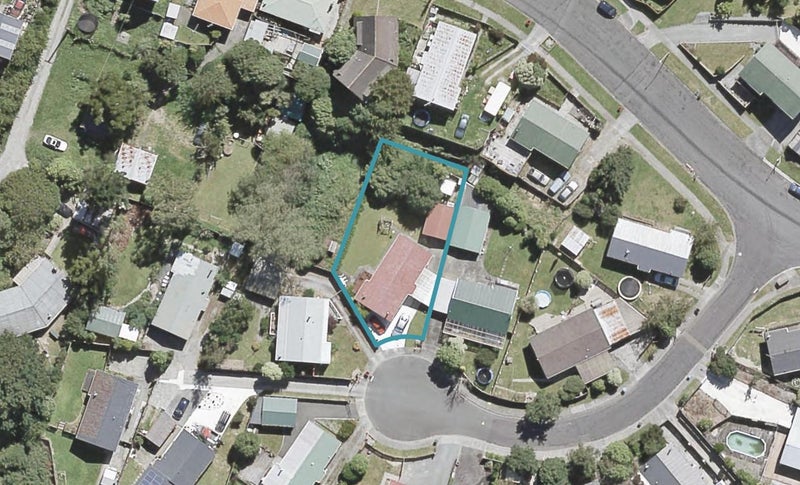 8 Edmund Lomas Grove, Birchville, Upper Hutt - Carousel 1