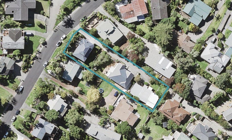 3/4 Rossmore Terrace, Murrays Bay, Auckland - Carousel 1