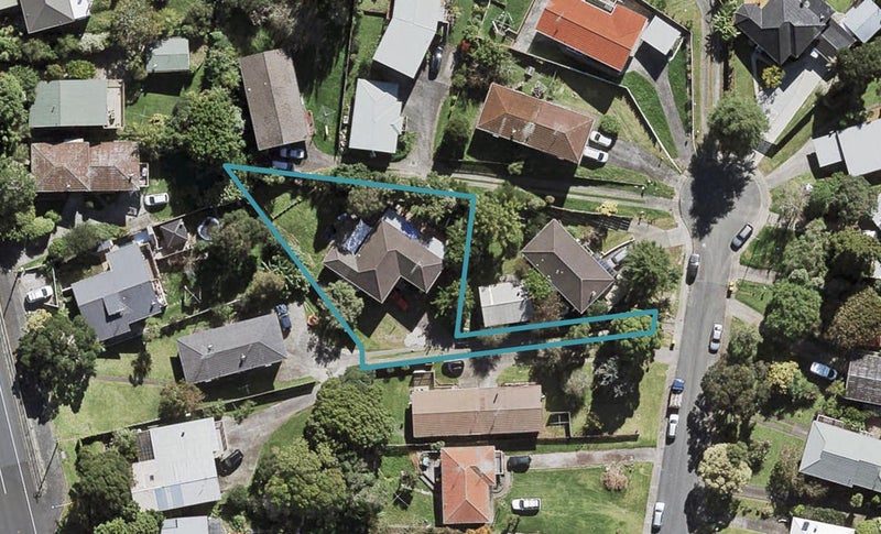 11 Hamilton Place, Glenfield, Auckland - Carousel 1