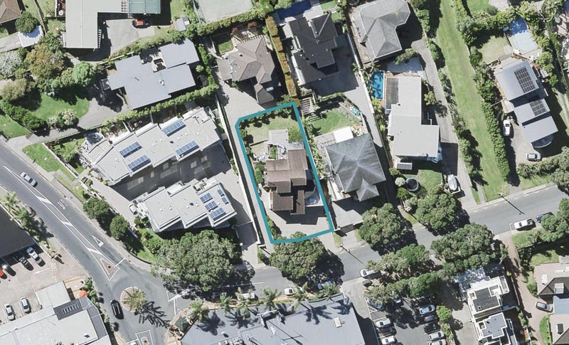 2 Montrose Terrace, Mairangi Bay, Auckland - Carousel 1