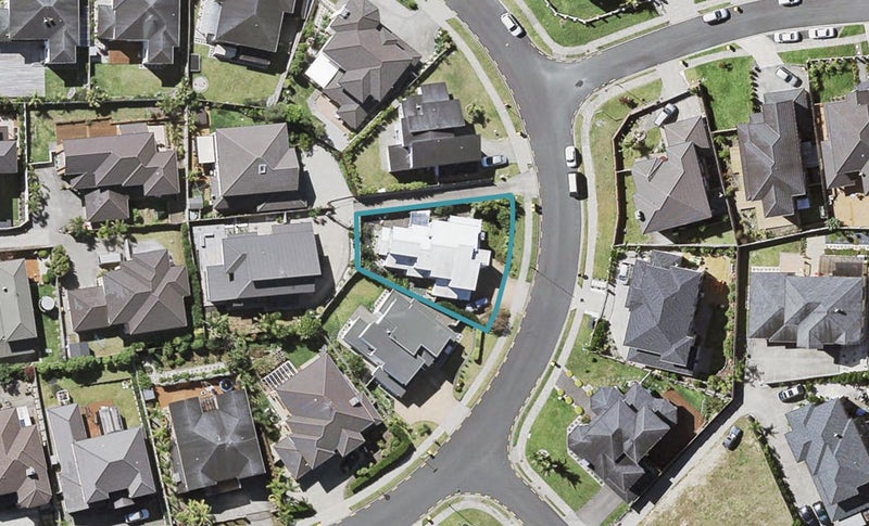 77 Killybegs Drive, Pinehill, Auckland - Carousel 1