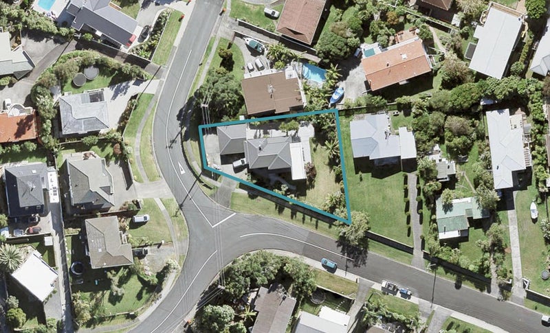 71 Killarney Avenue, Torbay, Auckland - Carousel 1