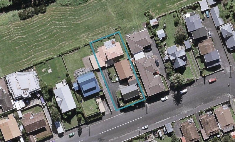 3/10 Birdwood Avenue, Moturoa, New Plymouth - Carousel 1