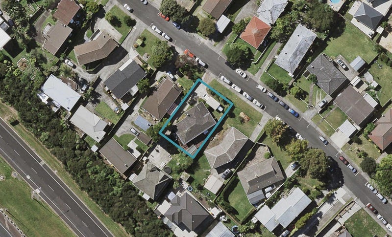 54 Cockayne Crescent, Sunnynook, Auckland - Carousel 1