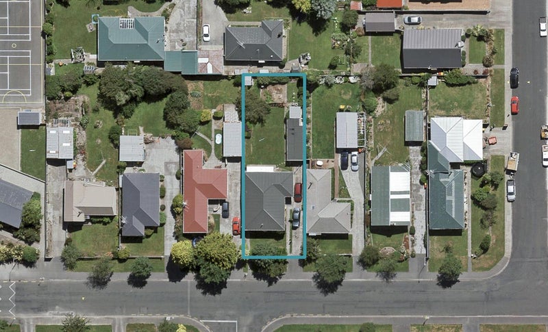140 Lamond Street East, Hargest, Invercargill - Carousel 1