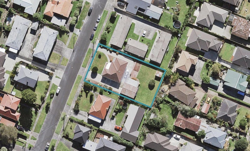 12 Karaka Street, New Lynn, Auckland - Carousel 1