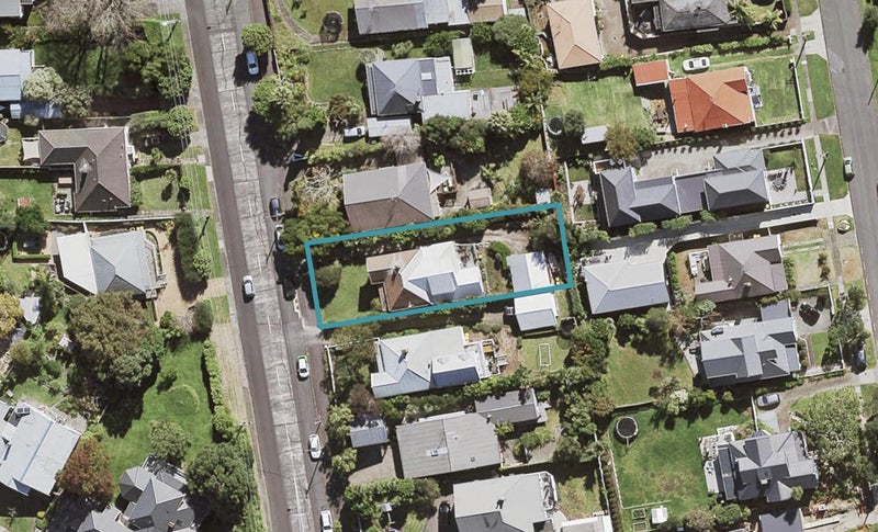 153 Queen Street, Northcote Point, Auckland - Carousel 1