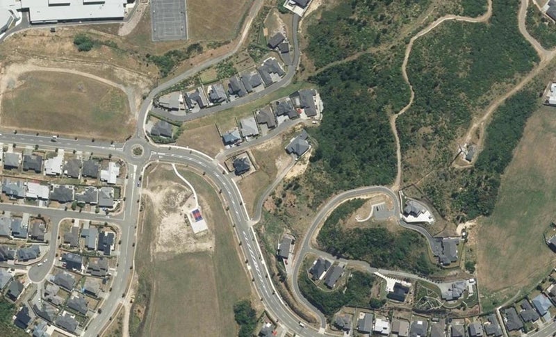 5 Kaiteriteri Close, Aotea, Porirua - Carousel 1