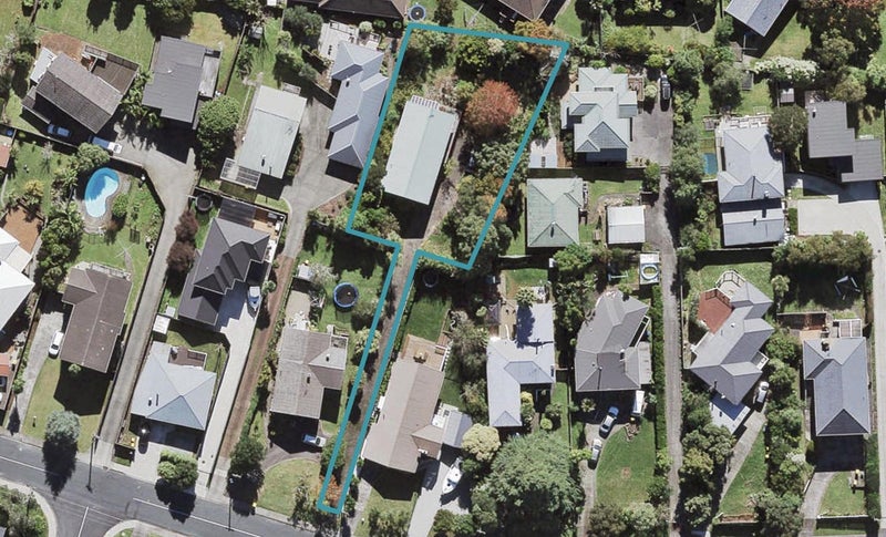 20 Divich Avenue, Te Atatu South, Auckland - Carousel 1