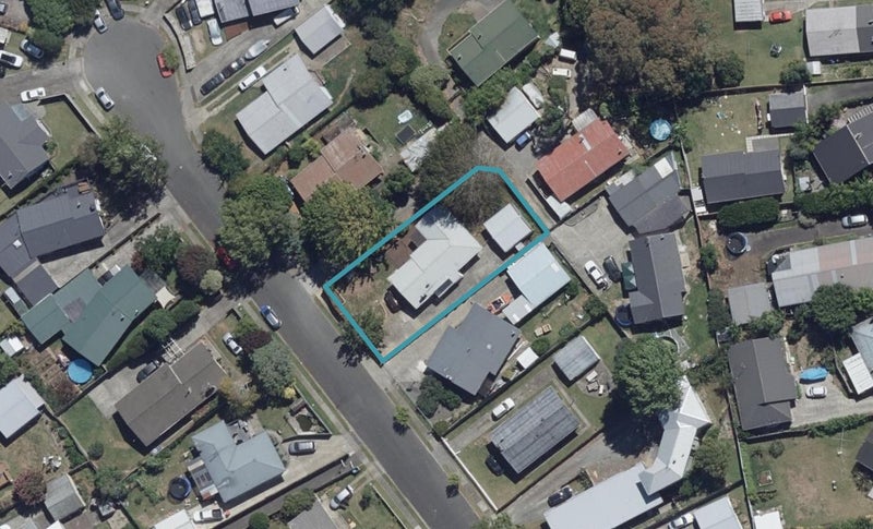 38 Joanna Place, Deanwell, Hamilton - Carousel 1