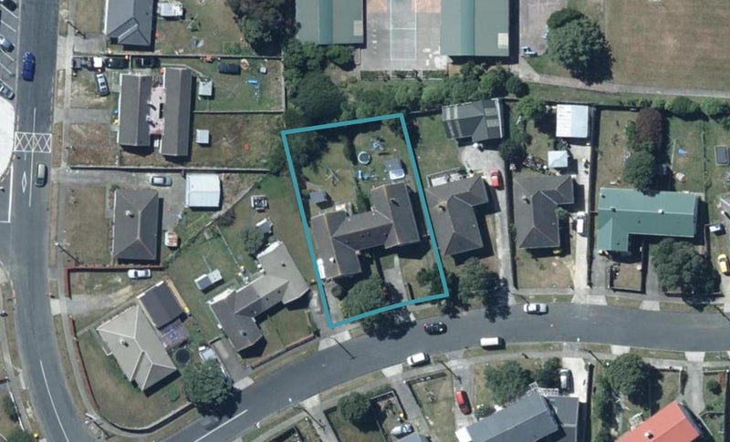 46 Miranda Street, Cannons Creek, Porirua - Carousel 1