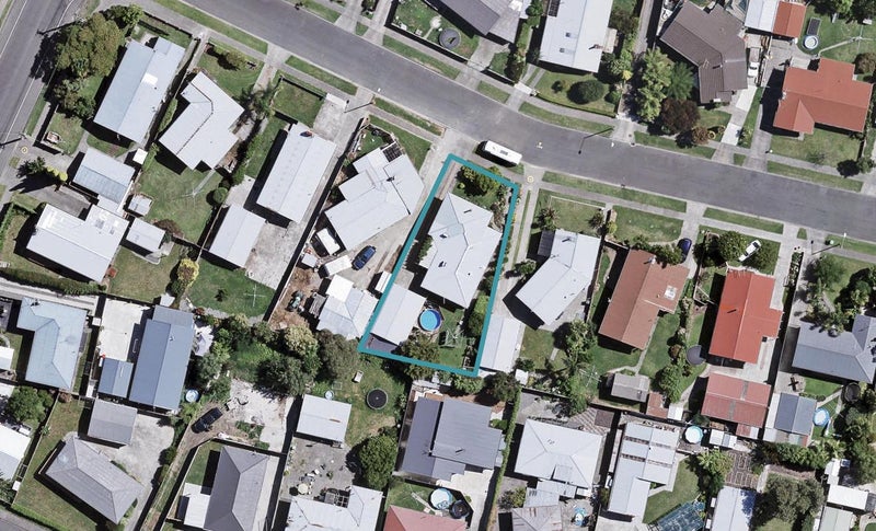 10 Frickleton Street, Taradale, Napier - Carousel 1