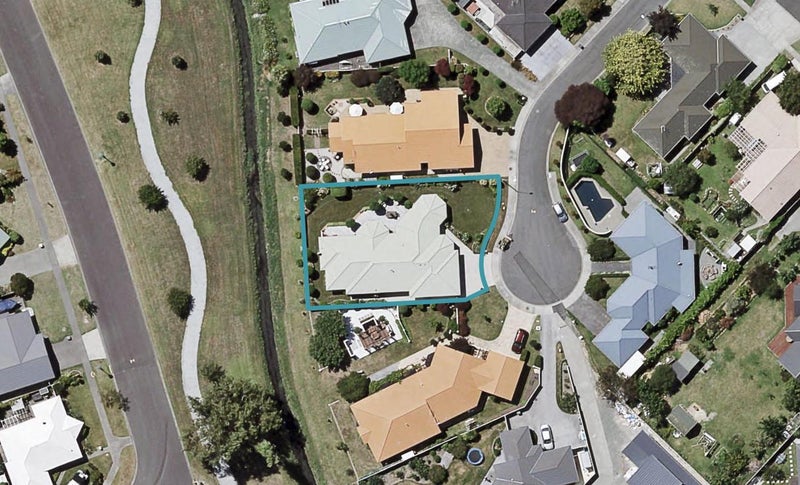 10 Ennor Place, Greenmeadows, Napier - Carousel 1