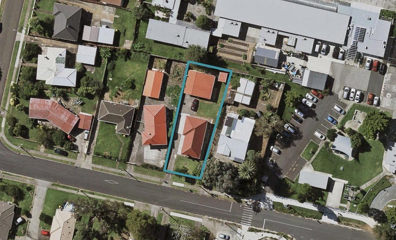 14 Flat Bush Road, Otara, Auckland - Carousel 1