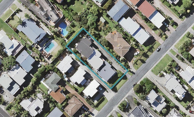 3/9 Marama Street, Castor Bay, Auckland - Carousel 1