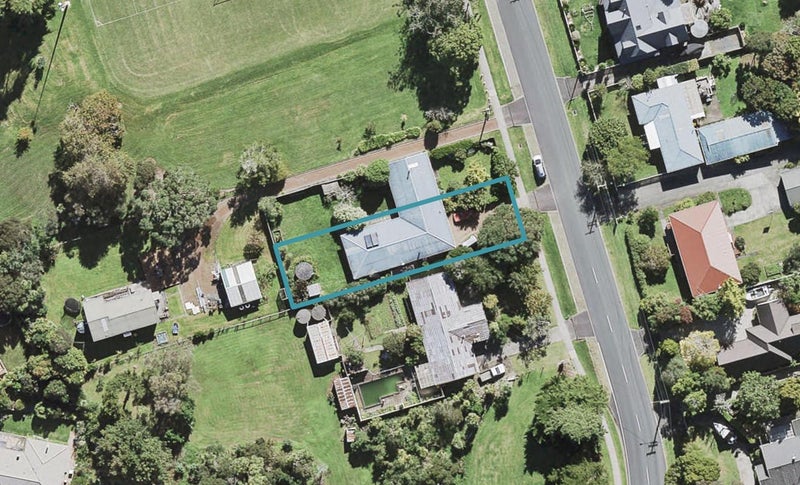 8B Roland Road, Greenhithe, Auckland - Carousel 1