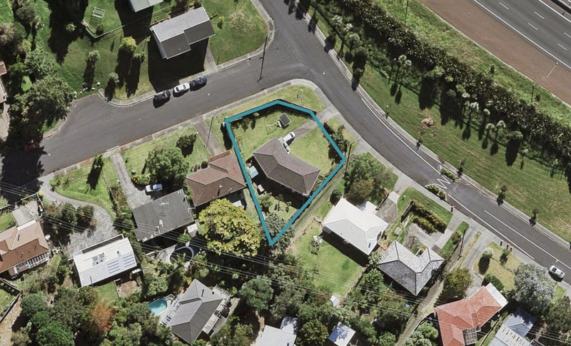 69 Hendry Avenue, Hillsborough, Auckland - Carousel 1