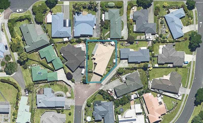 20 Ranfurly Terrace, Pyes Pa, Tauranga - Carousel 1