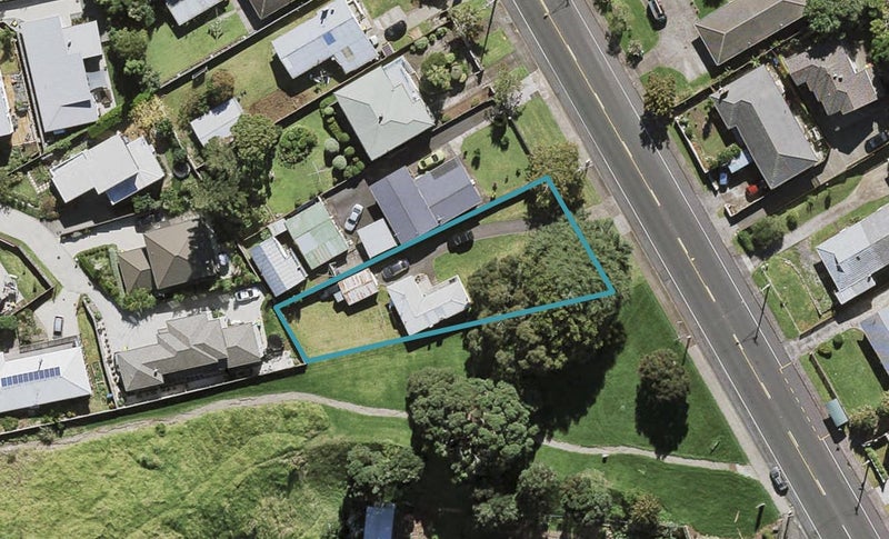 94 Coronation Road, Mangere Bridge, Auckland - Carousel 1