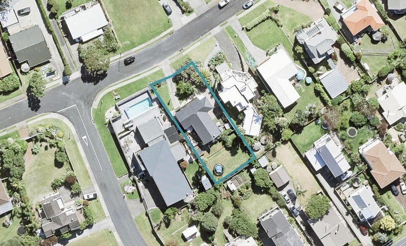 53 Pacific Parade, Army Bay, Whangaparaoa - Carousel 1
