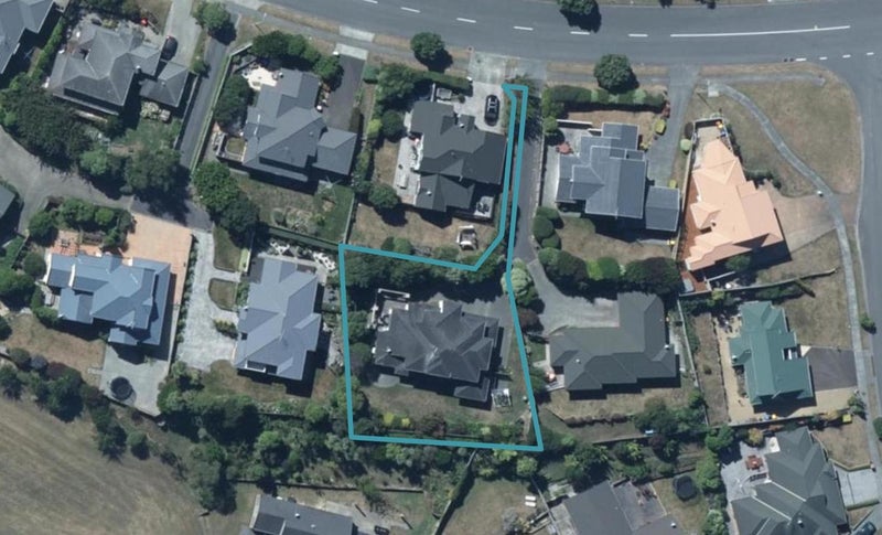 68 Joseph Banks Drive, Whitby, Porirua - Carousel 1