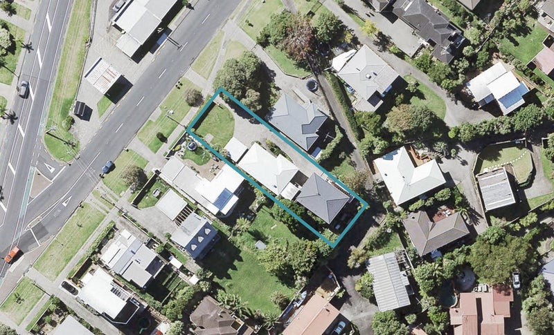 1/90 Browns Bay Road, Rothesay Bay, Auckland - Carousel 1