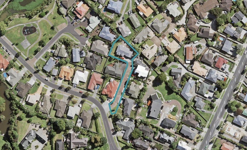 9 Semillon Avenue, Henderson, Auckland - Carousel 1