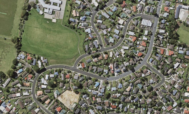 26 Carole Crescent, Pakuranga, Auckland - Carousel 1