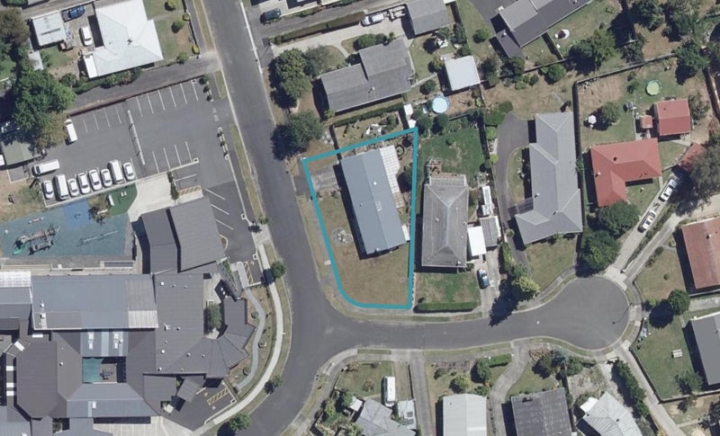17 Patricia Avenue, Hamilton East, Hamilton - Carousel 1