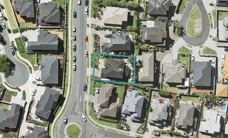 86 Medallion Drive, Oteha, Auckland - Carousel 1