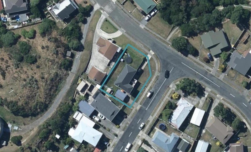 41 Almora View, Ascot Park, Porirua - Carousel 1