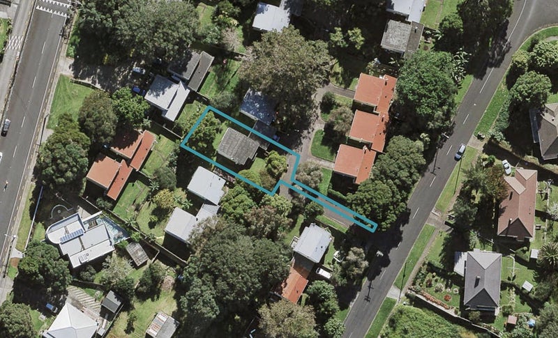 8D Scout Avenue, Mount Roskill, Auckland - Carousel 1