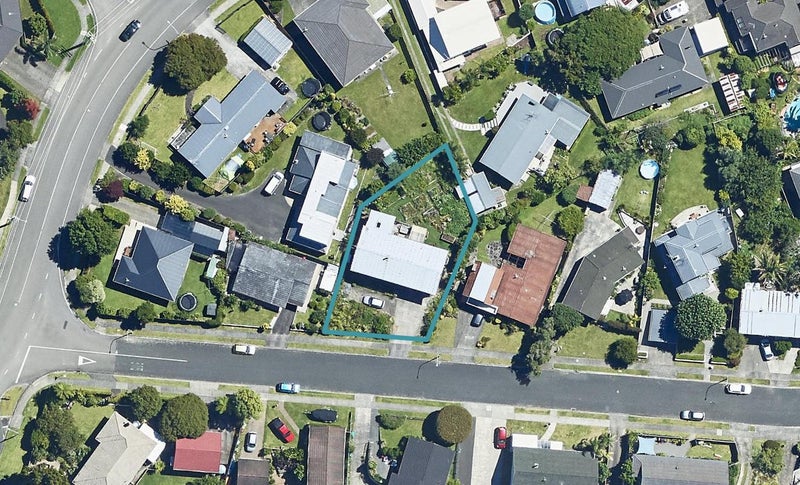 3 Sunny Bay Road, Matua, Tauranga - Carousel 1