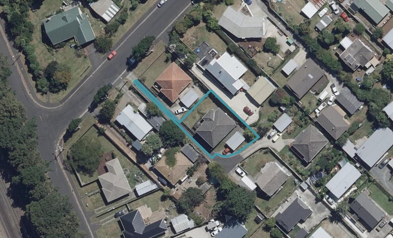 23 Kiwi Avenue, Forest Lake, Hamilton - Carousel 1