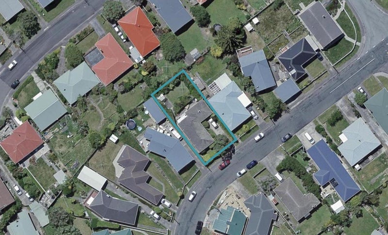 33 Baylands Drive, Newlands, Wellington - Carousel 1