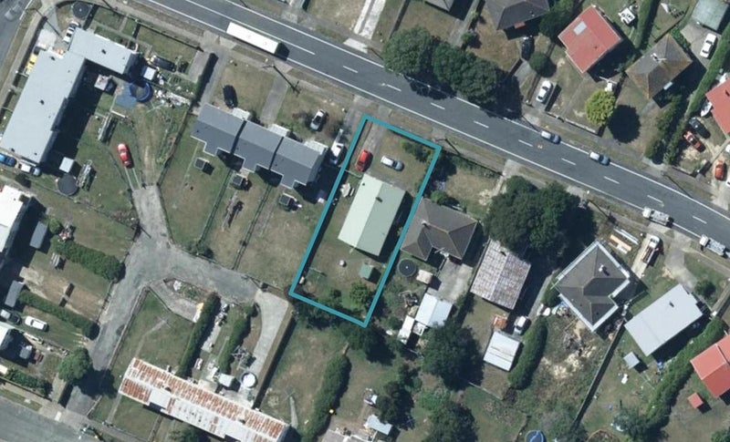 112 Castor Crescent, Cannons Creek, Porirua - Carousel 1