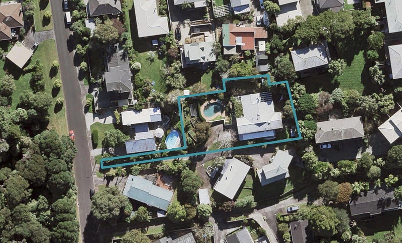 3 Ridgewood Crescent, Birkenhead, Auckland - Carousel 1