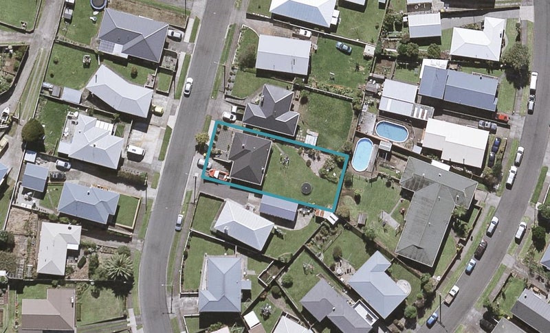 12 Rospeath Crescent, Spotswood, New Plymouth - Carousel 1