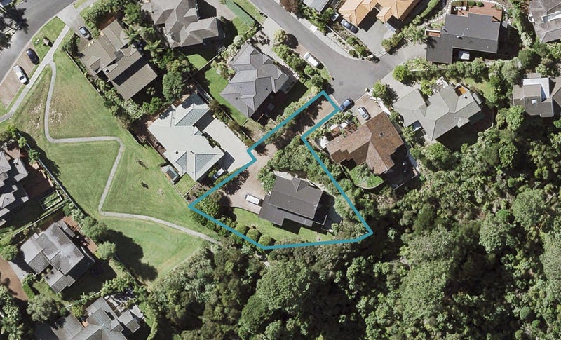 7 Rosella Place, Murrays Bay, Auckland - Carousel 1