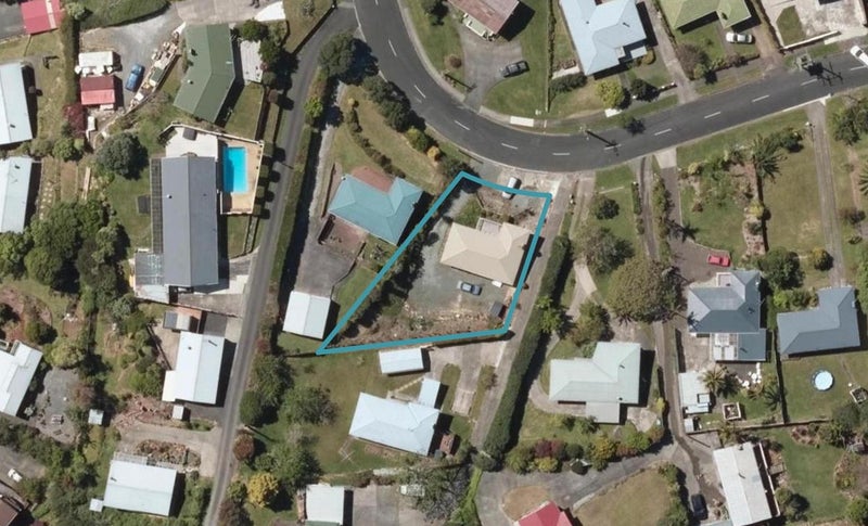 27 Hilltop Avenue, Morningside, Whangarei - Carousel 1
