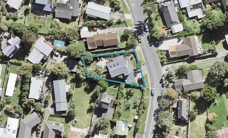 1 Nor'East Drive, Northcross, Auckland - Carousel 1