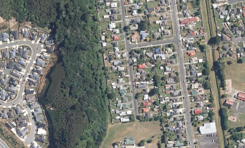 50 Dover Road, Wainuiomata, Lower Hutt - Carousel 1