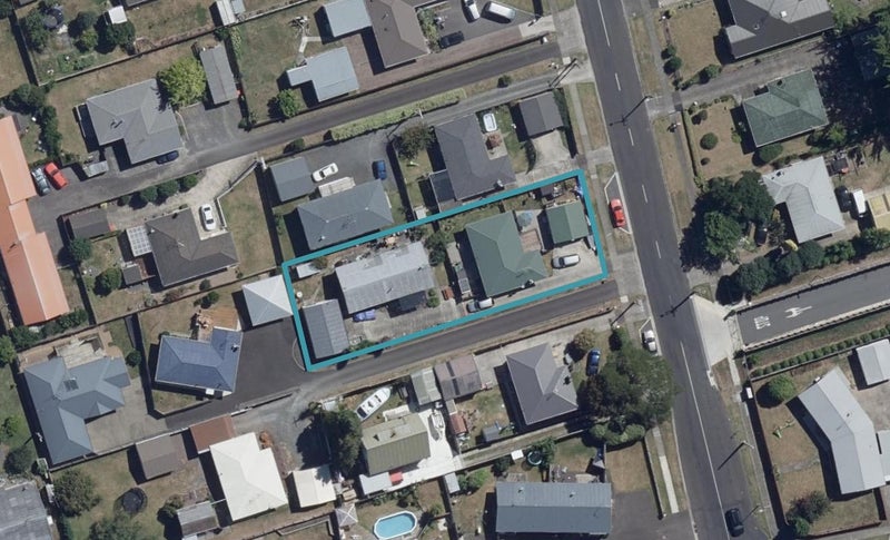 2/12 Poaka Avenue, Dinsdale, Hamilton - Carousel 1
