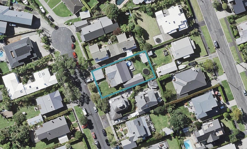 22 Hemi Street, Narrow Neck, Auckland - Carousel 1