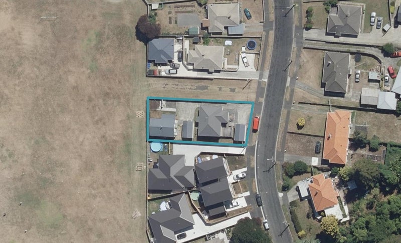15 Churchill Avenue, Maeroa, Hamilton - Carousel 1