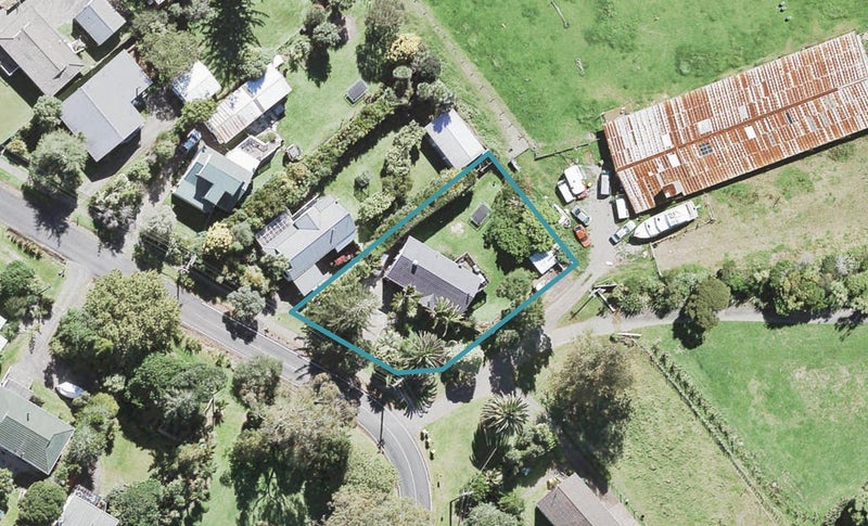 30 Grassmere Road, Henderson Valley, Auckland - Carousel 1
