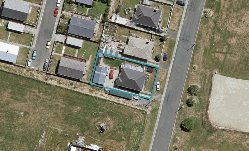 29 Mcgorlick Street, Bluff - Carousel 1