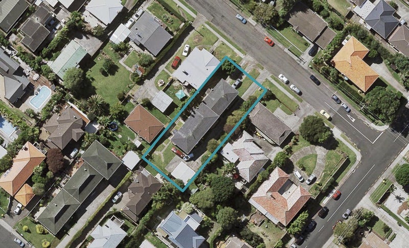 1/6 Corunna Road, Milford, Auckland - Carousel 1