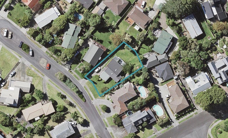 5 Kingussie Place, Highland Park, Auckland - Carousel 1